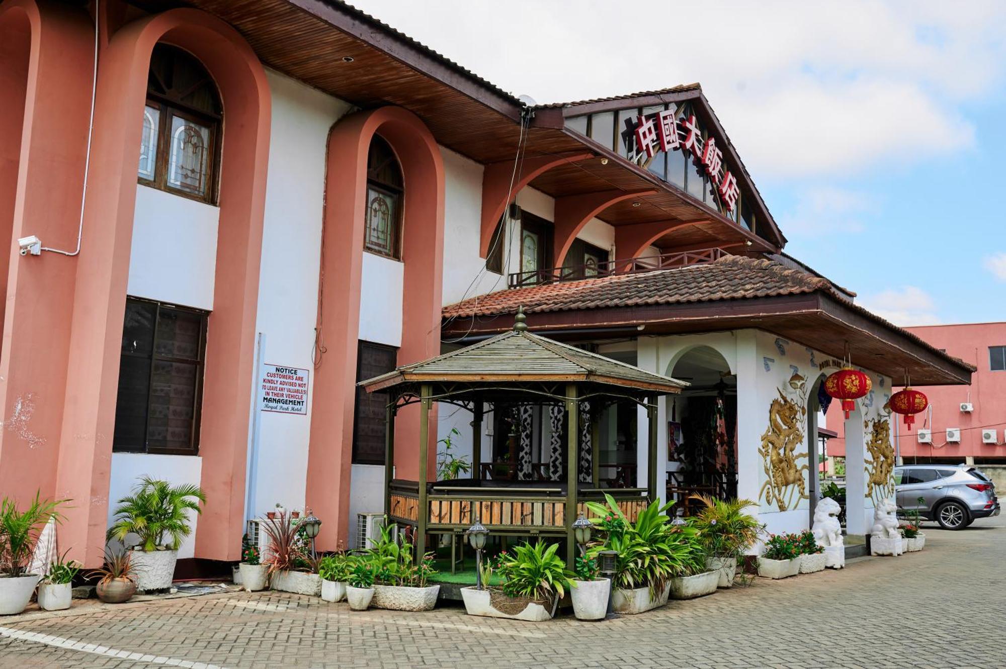 Royal Park Hotel And Chinese Restaurant Kumasi Esterno foto