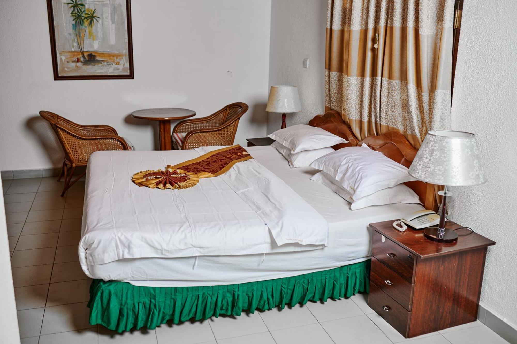 Royal Park Hotel And Chinese Restaurant Kumasi Esterno foto