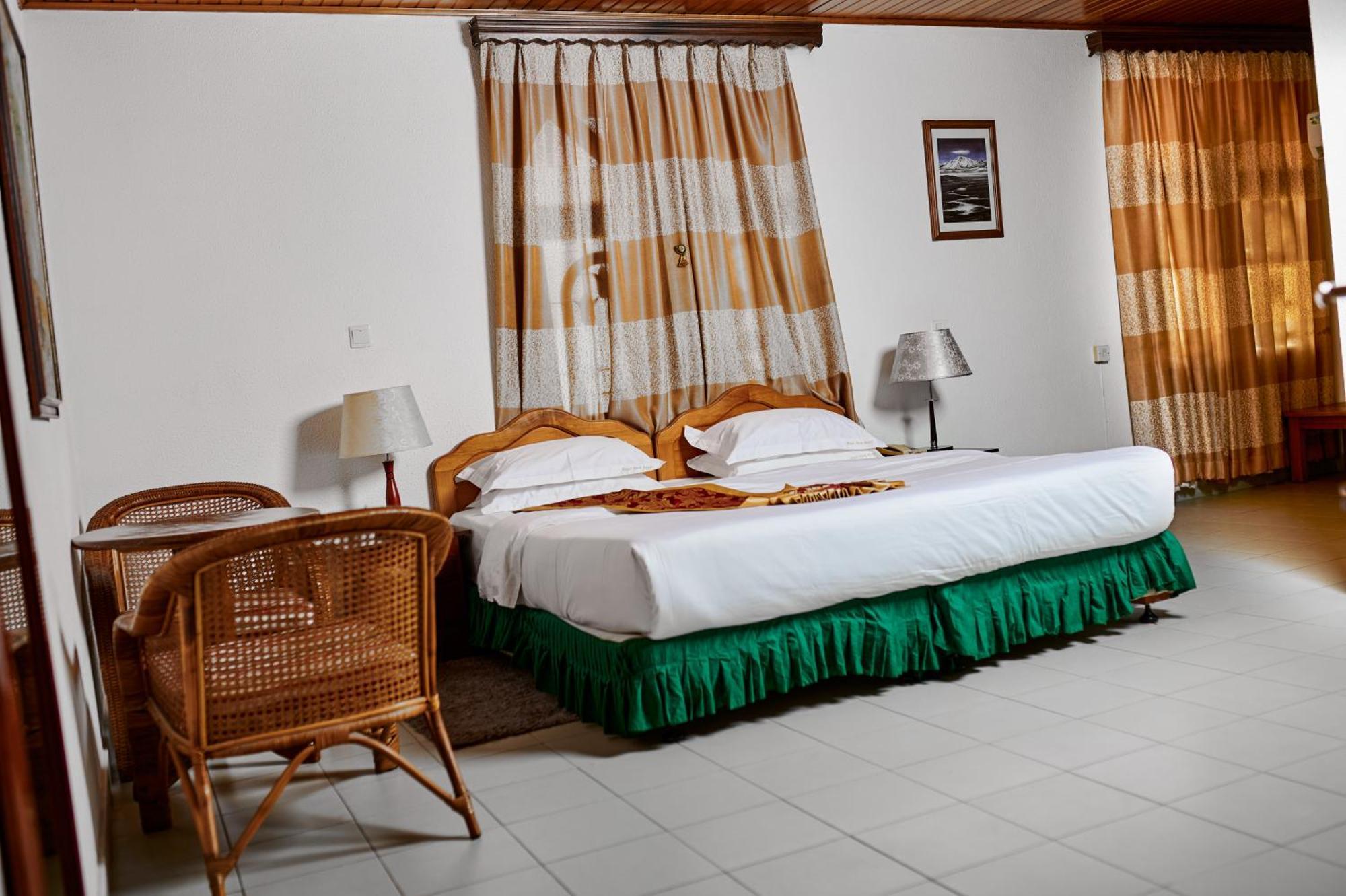 Royal Park Hotel And Chinese Restaurant Kumasi Esterno foto